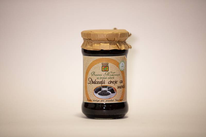 Dulceata de cirese cu menta